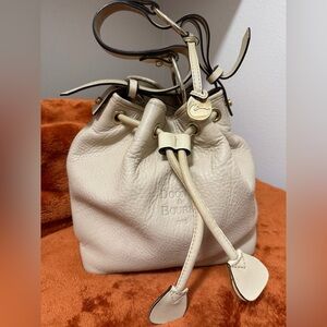 Authentic Dooney & Bourke Pebble Grain Portofino leather